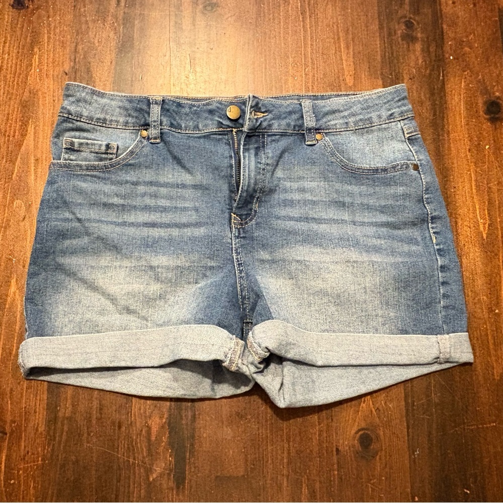 d. jeans Classic Blue Jean Shorts